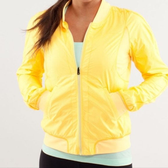 Lululemon Run: Two to make it True jacket - Picture 12 of 12